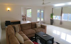Edge Hill Clean & Green Cairns, 7 Minutes From The Airport, 7 Minutes To Cairns Cbd & Reef Fleet Terminal